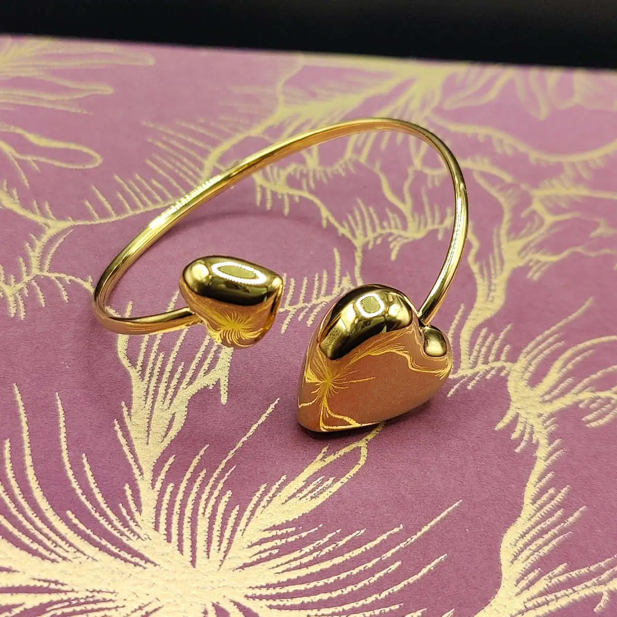 Harmony Hug Bangle Gold