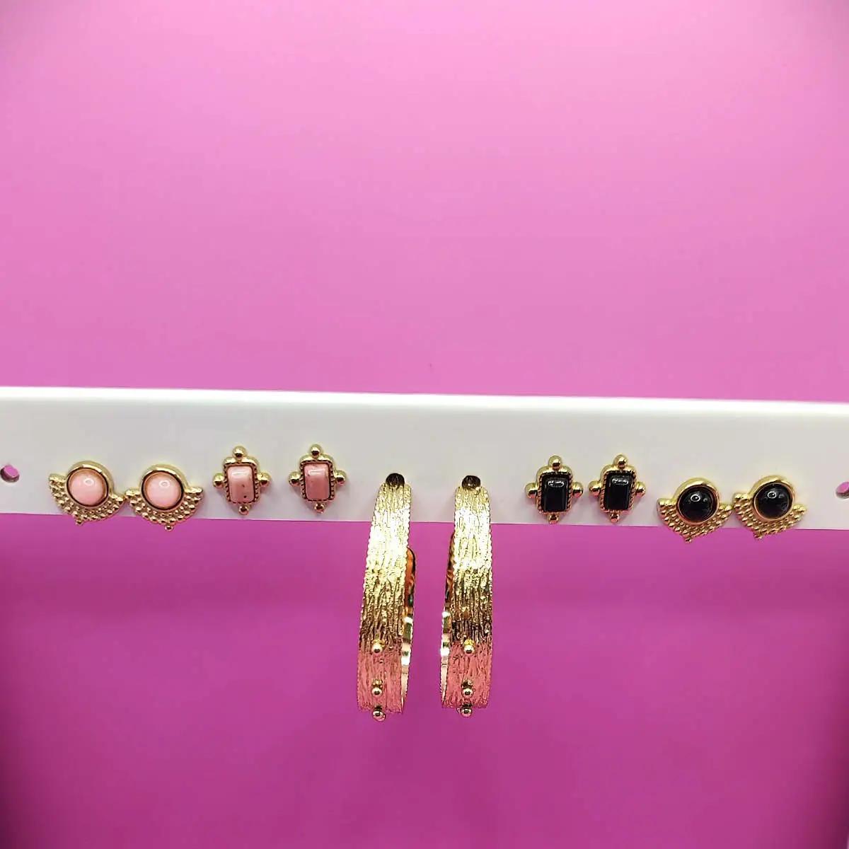 Ohrringe Gold Hoops Studs Schwarz Rosa