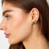 Goldene Ohrstecker „Sleek Stone Studs“ mit grünem Stein – Edelstahl mit PVD-Beschichtung